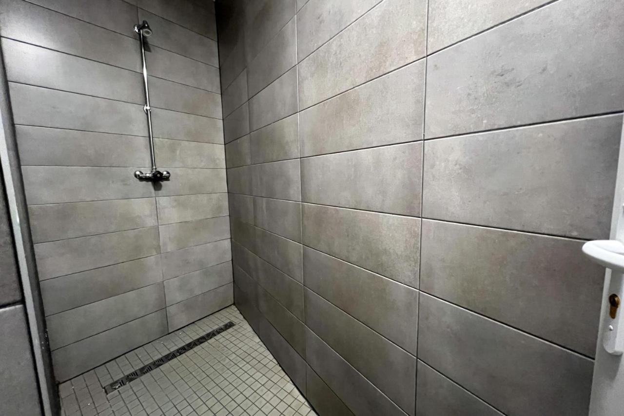 08 - Chambre Proche Paris Et Transports Avec Tv Wifi Сен-Дени Экстерьер фото